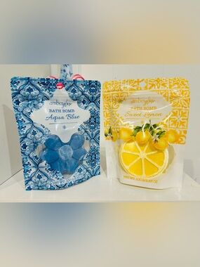 Amber Glow Bath Bomb - Aqua Blue or Sweet Lemon